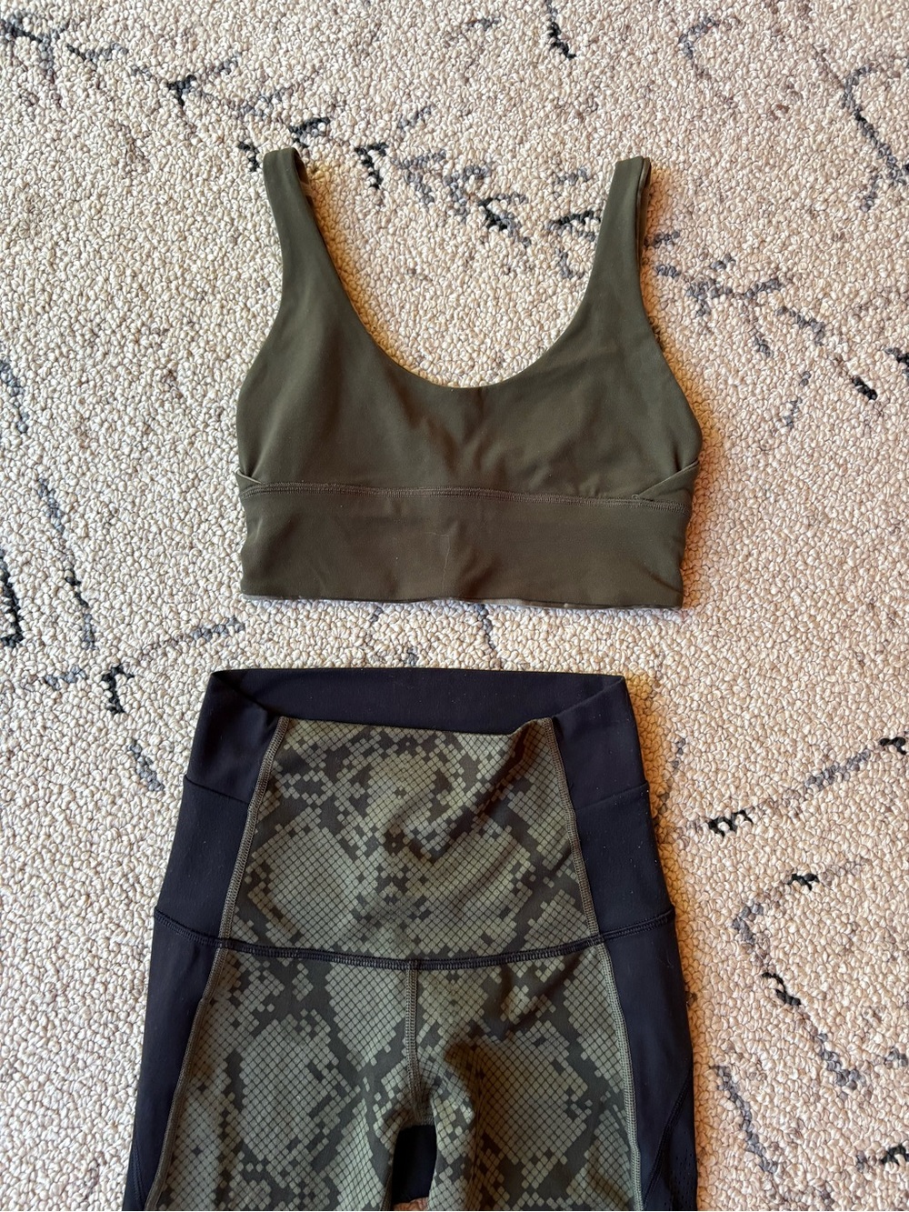 Lululemon set sz 4 vintage EuC - Picture 2 of 8